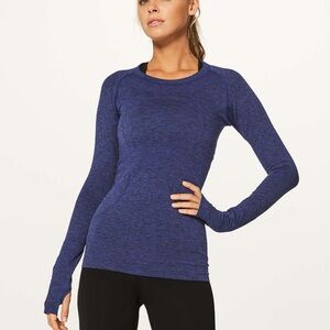 Lululemon Swiftly Tech Long Sleeve Crew
Midnight Navy Psychic / Black Blue Sz 6